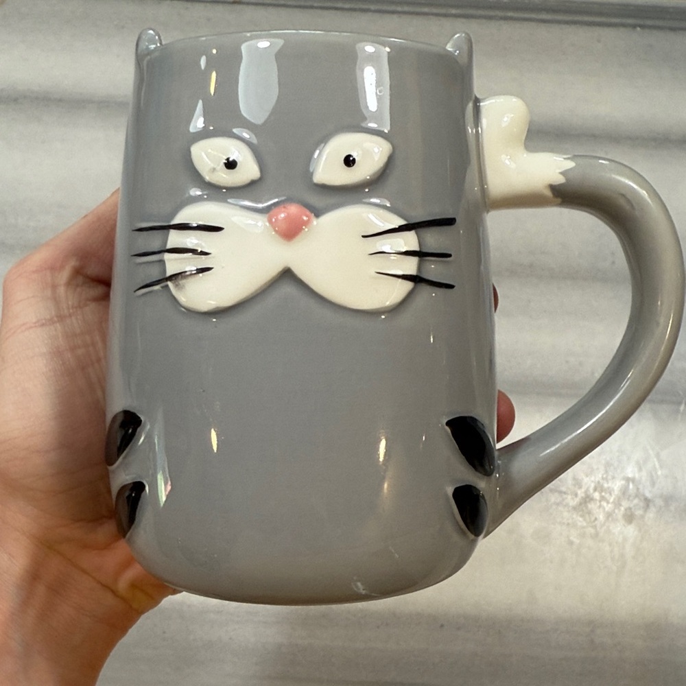 Gray Cat Face Mug - Picture 3 of 7